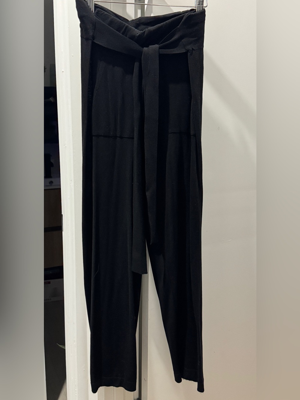 Zara Black’s High-waisted knit pants
